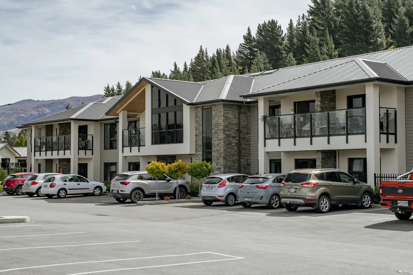 Golden View buildings in Cromwell